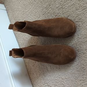 Steve Madden brown suede Chelsea boots